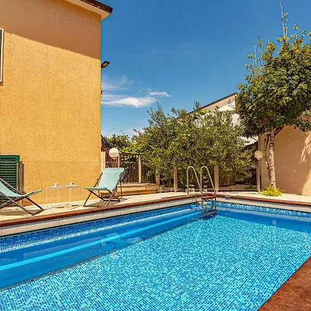 3 Сasa de vacaciones Ražanj