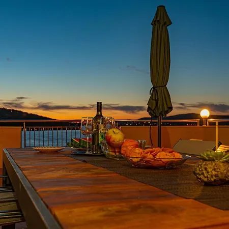 Holiday home Awesome In With House Sea View