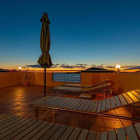 Awesome In With House Sea View Holiday home
