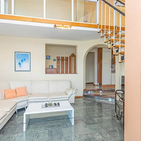 Awesome In With House Sea View