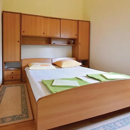 Holiday home Awesome In With House Sea View
