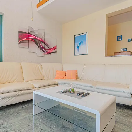 Awesome In With House Sea View * Razanj